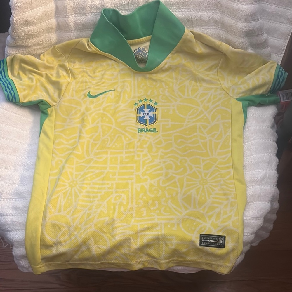 Nike unisex Brazil Soccer Jersey - Yellow and Green